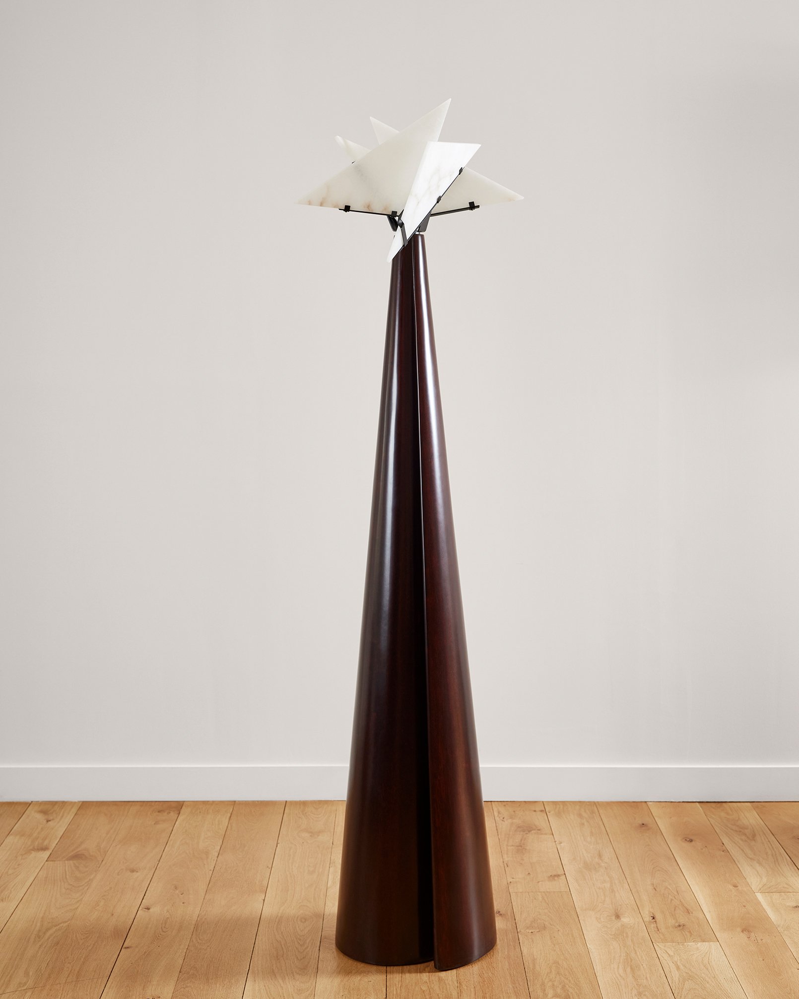 Édition, La Religieuse floor lamp